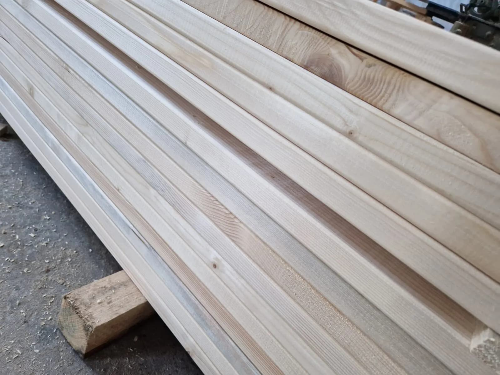 Palety i tarcica budowlana